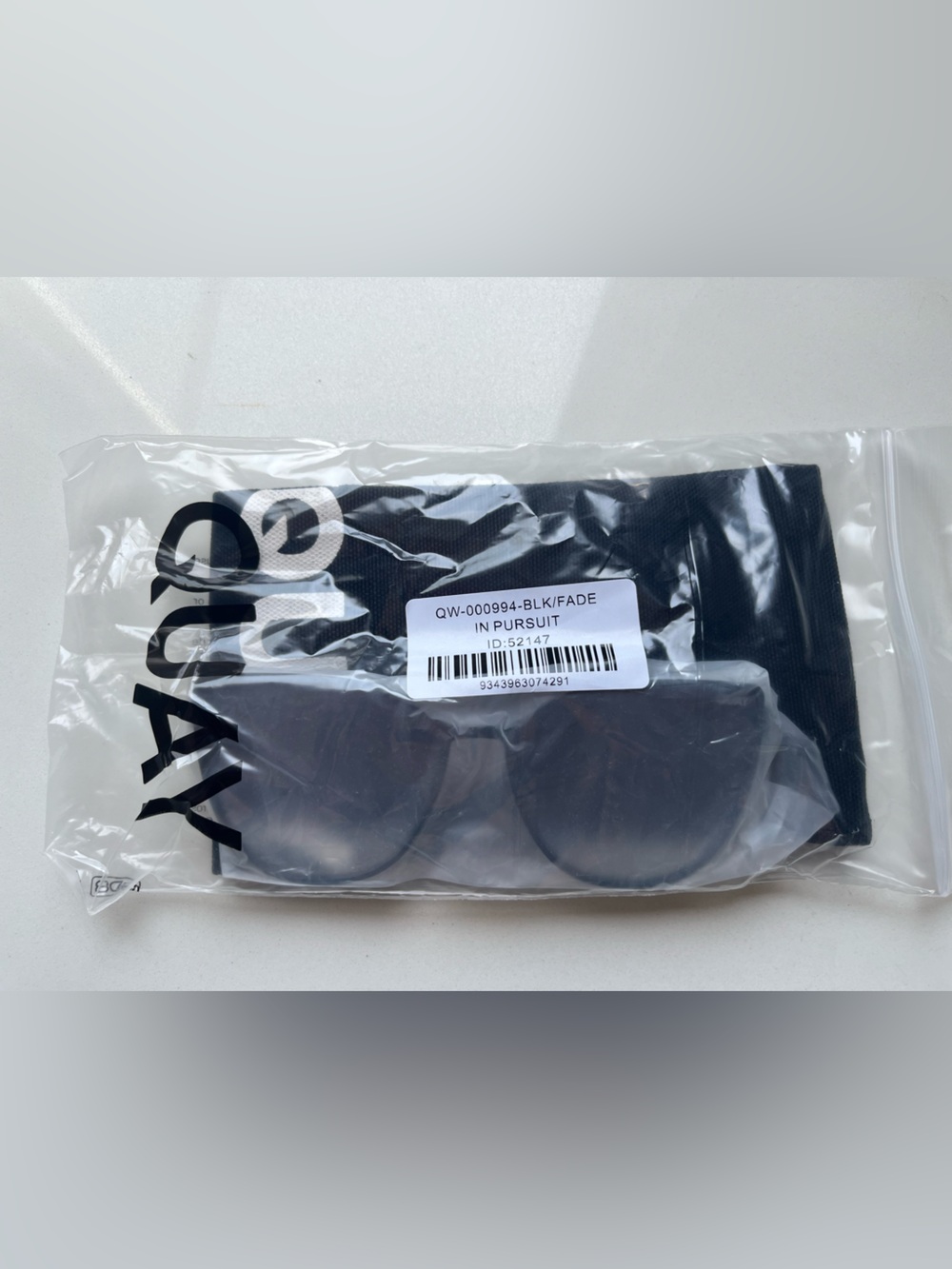 QUAY In Pursuit Black frame / Fade Lens - NWT - Picture 7 of 7